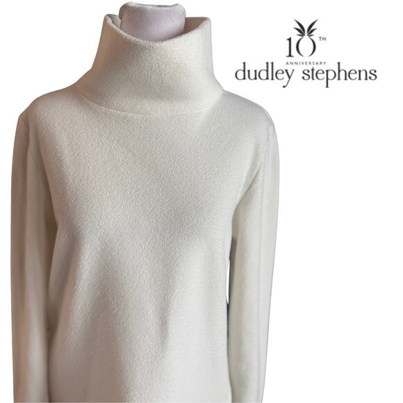 Dudley Stephens Tops - Dudley Stephens Cream Fleece Turtle Neck Long Sleeve Pull Over Pockets medium M